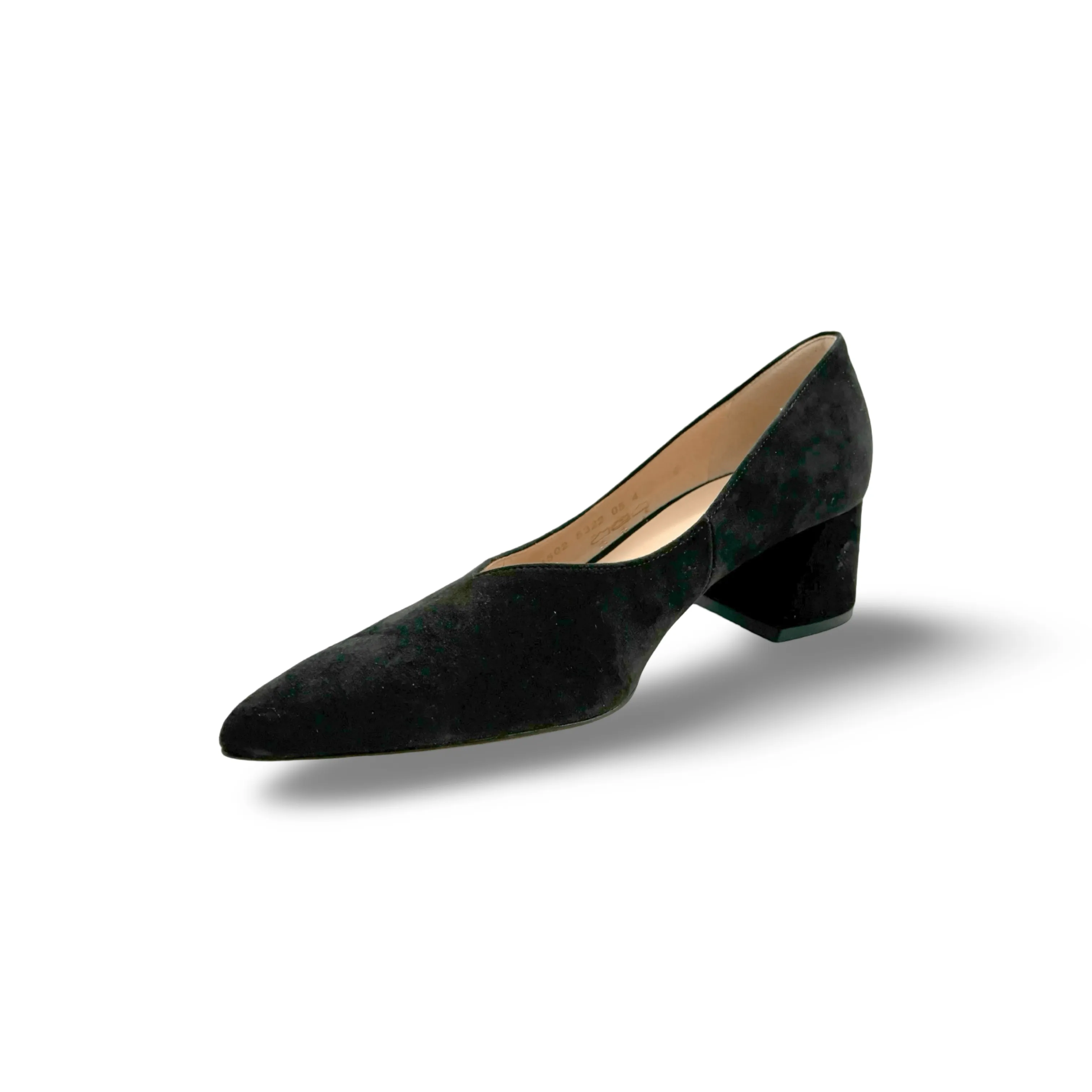 104502 Kim Black Suede Pump