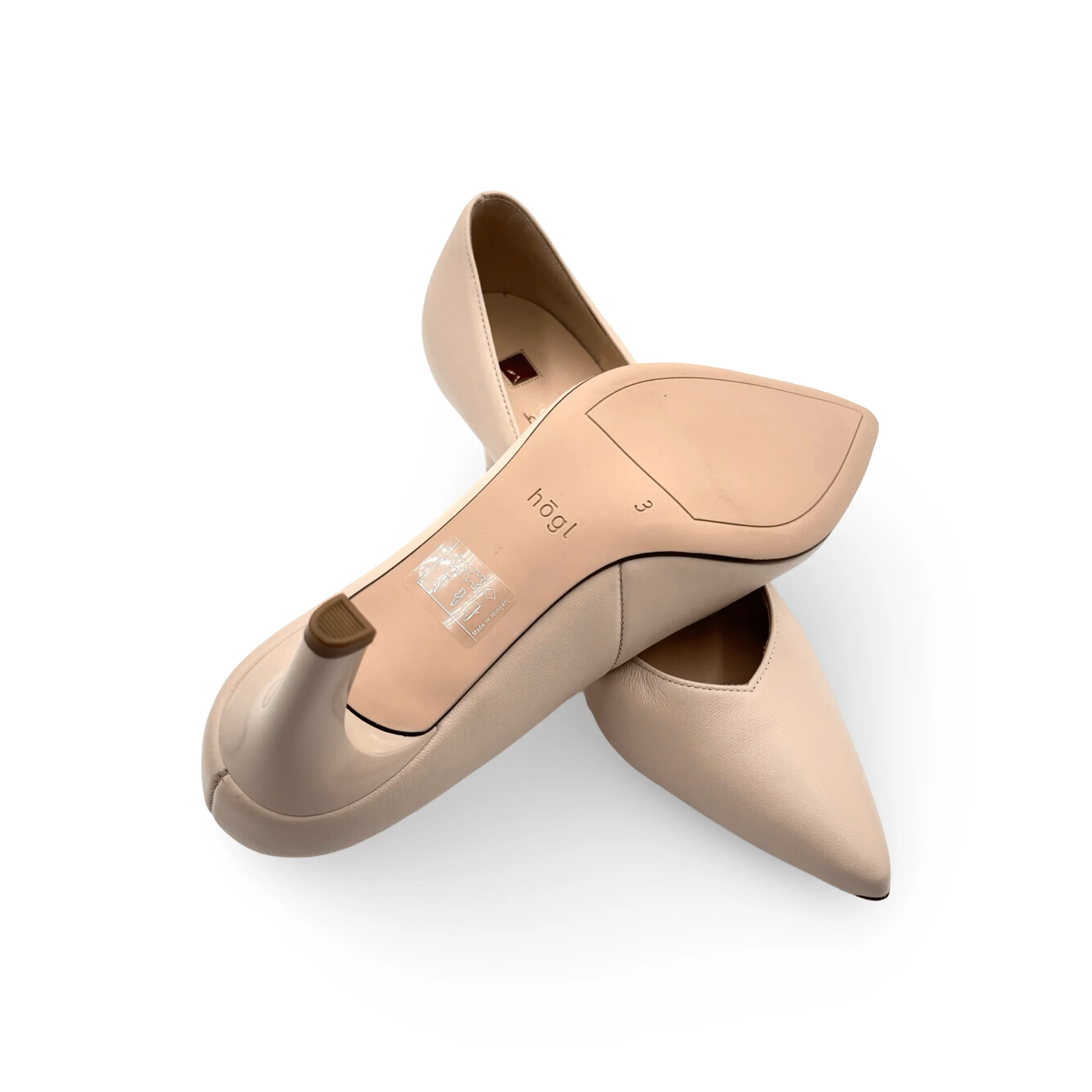 136700 Beige Pump