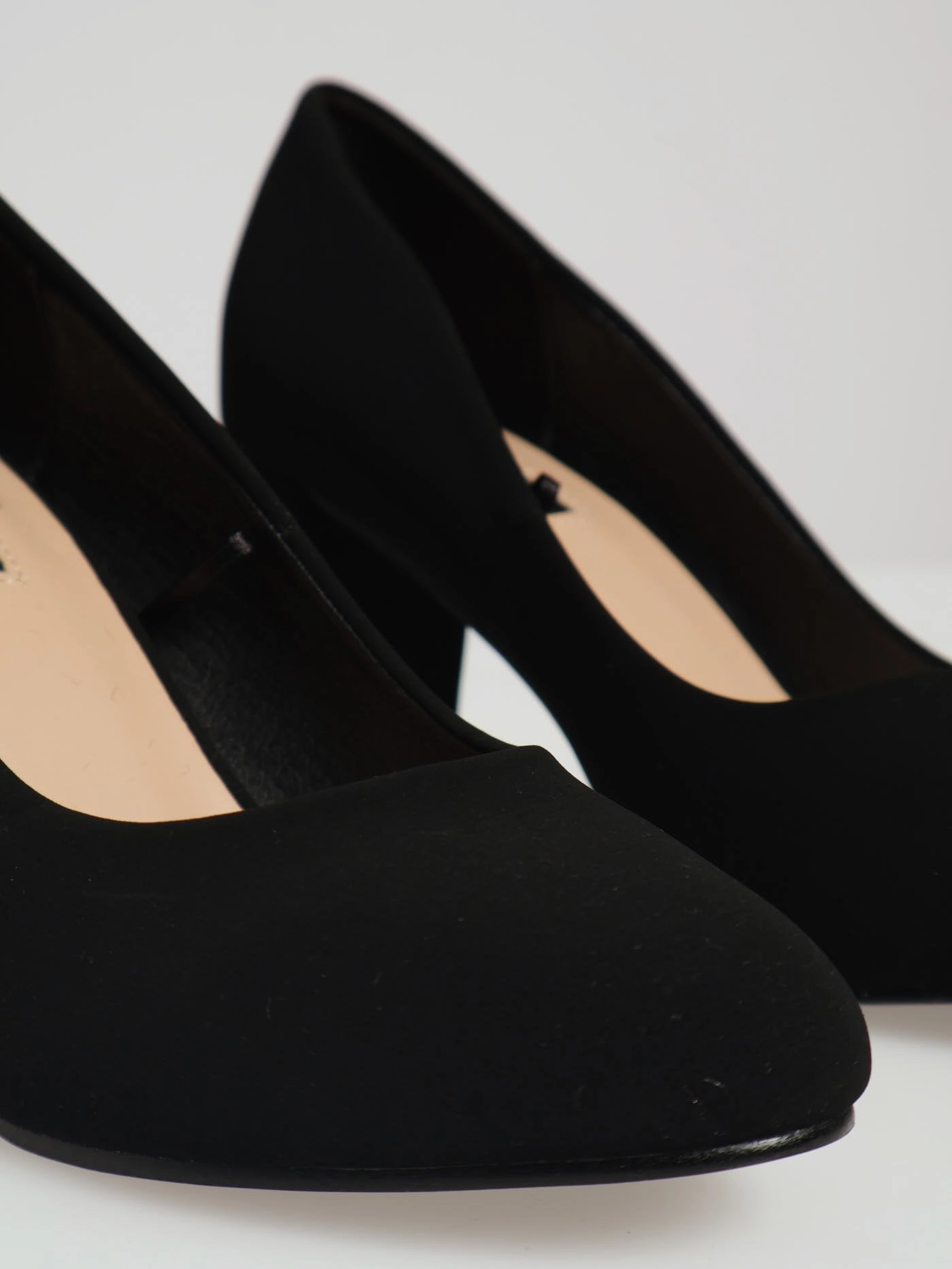 Almond Toe Block Heel - Black