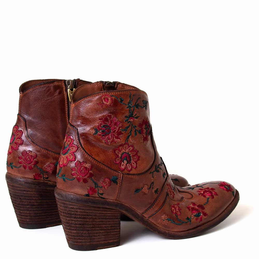 Aversa Women's Leather Western Boot