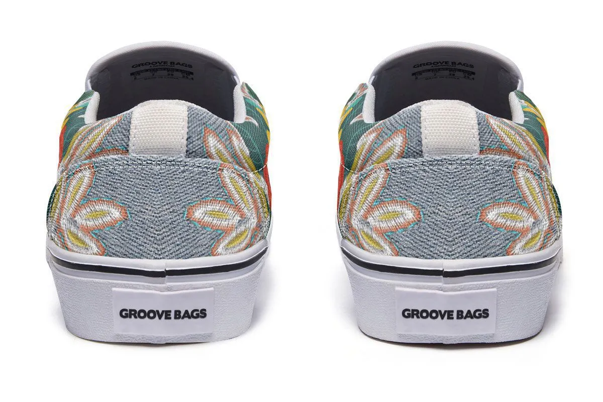 Denim Style Golden Retriever Slip-On Shoes
