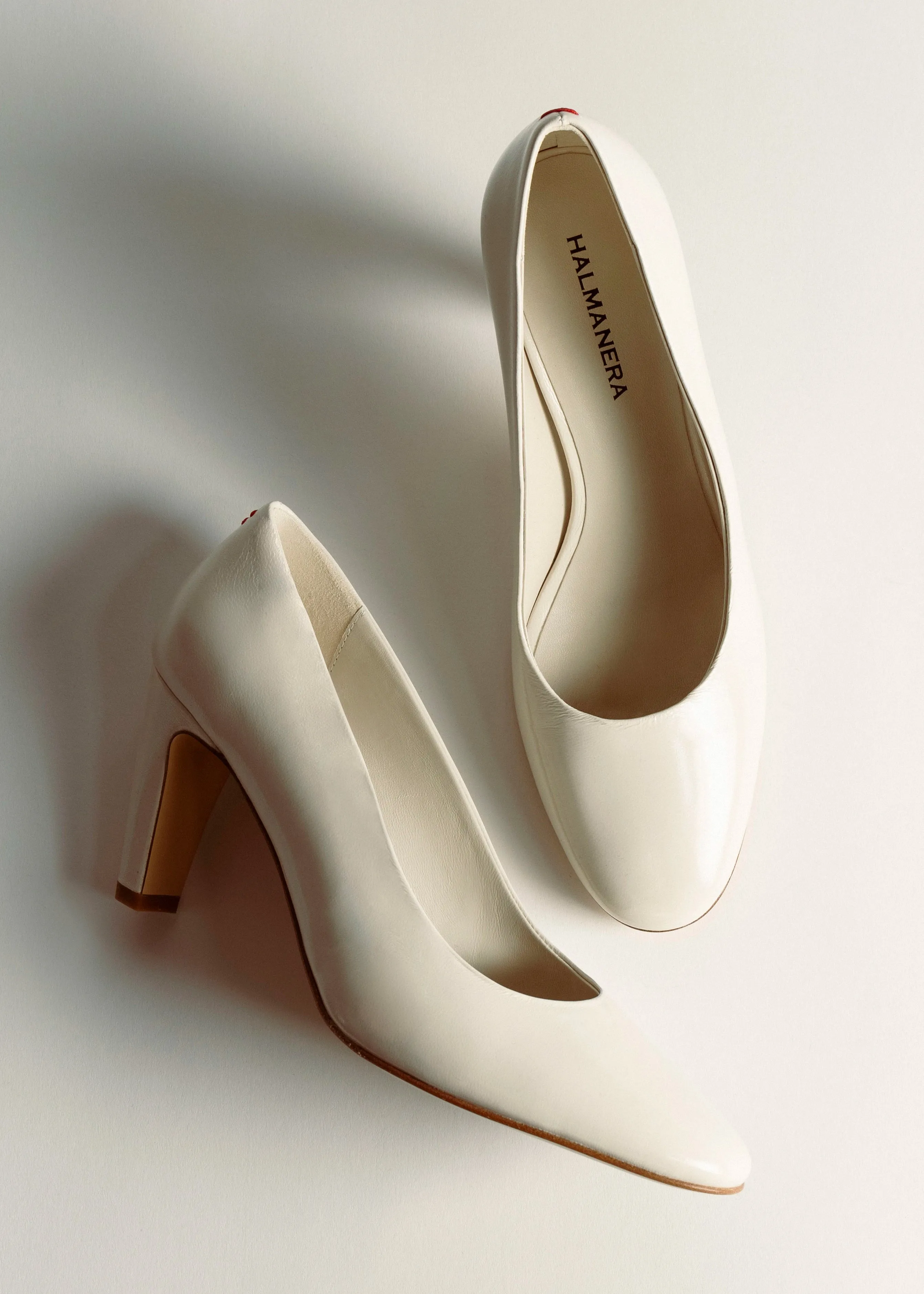 Dora Round Toe Pump