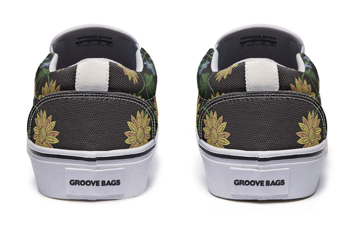 Embroidery Chicken Slip-On Shoes