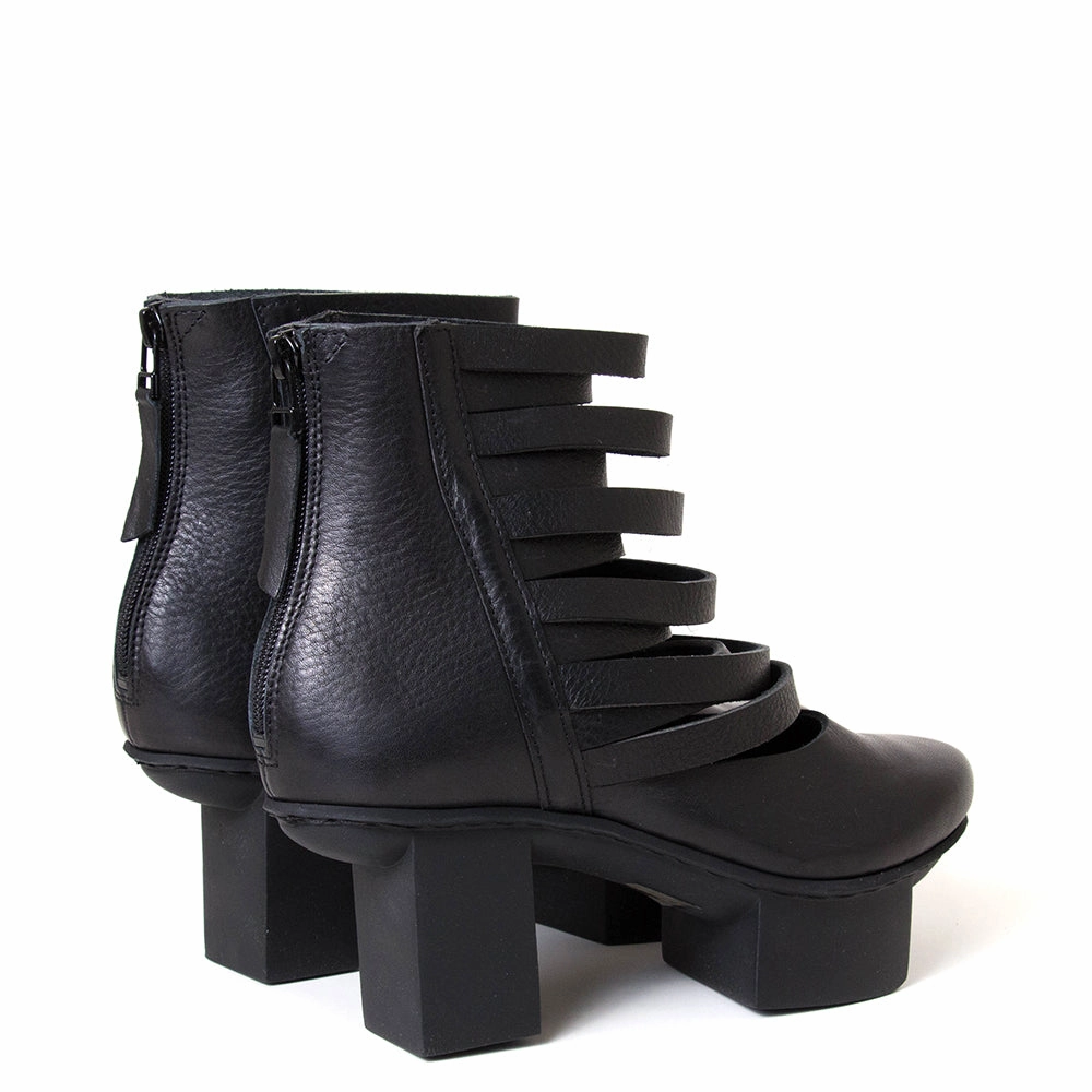 Falls Women's Leather Boot