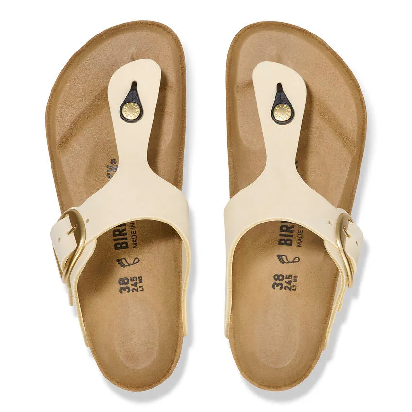 Gizeh Big Buckle - Ecru Nubuck||Gizeh grosses boucles - Nubuck cru