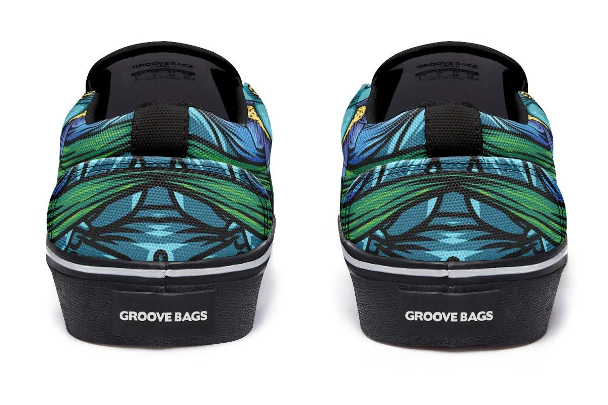 Illustrated Siberian Husky Slip-On Shoes
