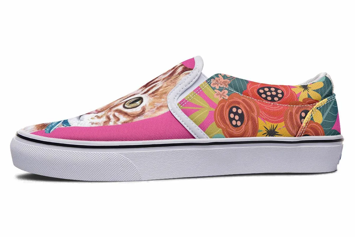 Joyful Tabby Cat Slip-On Shoes