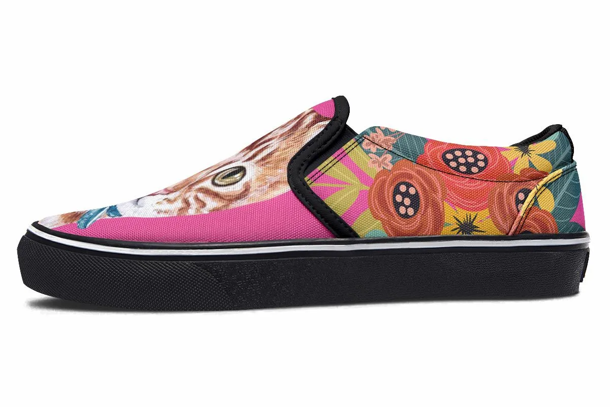 Joyful Tabby Cat Slip-On Shoes