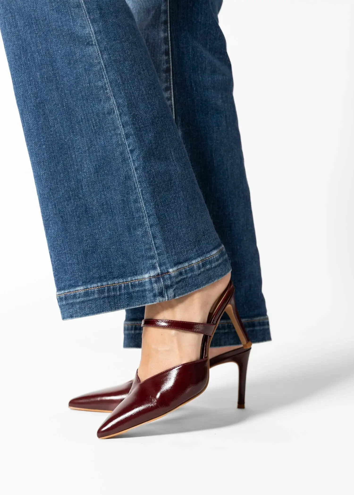 Kanika Leather Pump