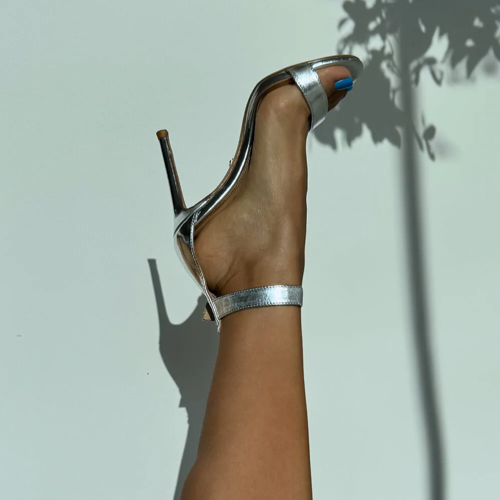 *KESIA BLACK PATENT - high sandal