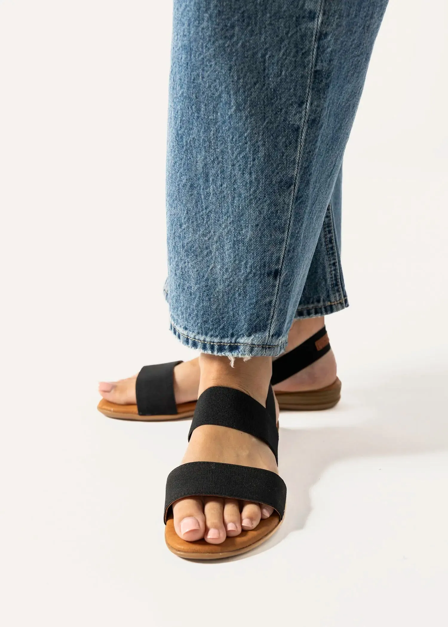 Nigella Sandal