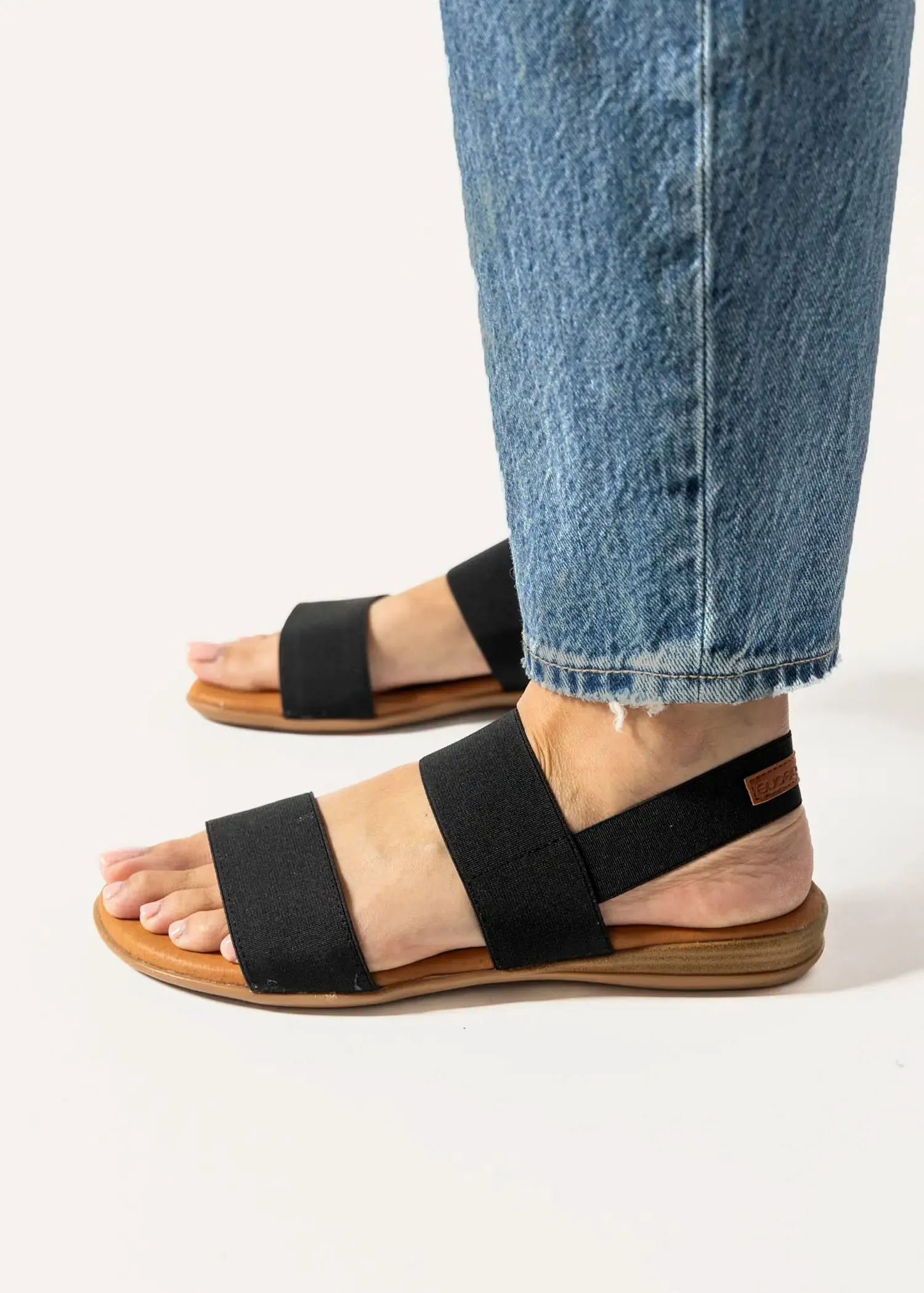 Nigella Sandal