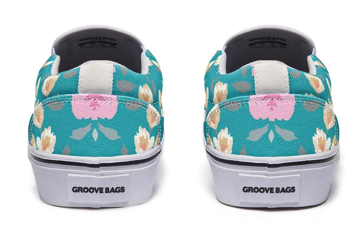 Pomeranian Dog Portrait Slip-On Shoes