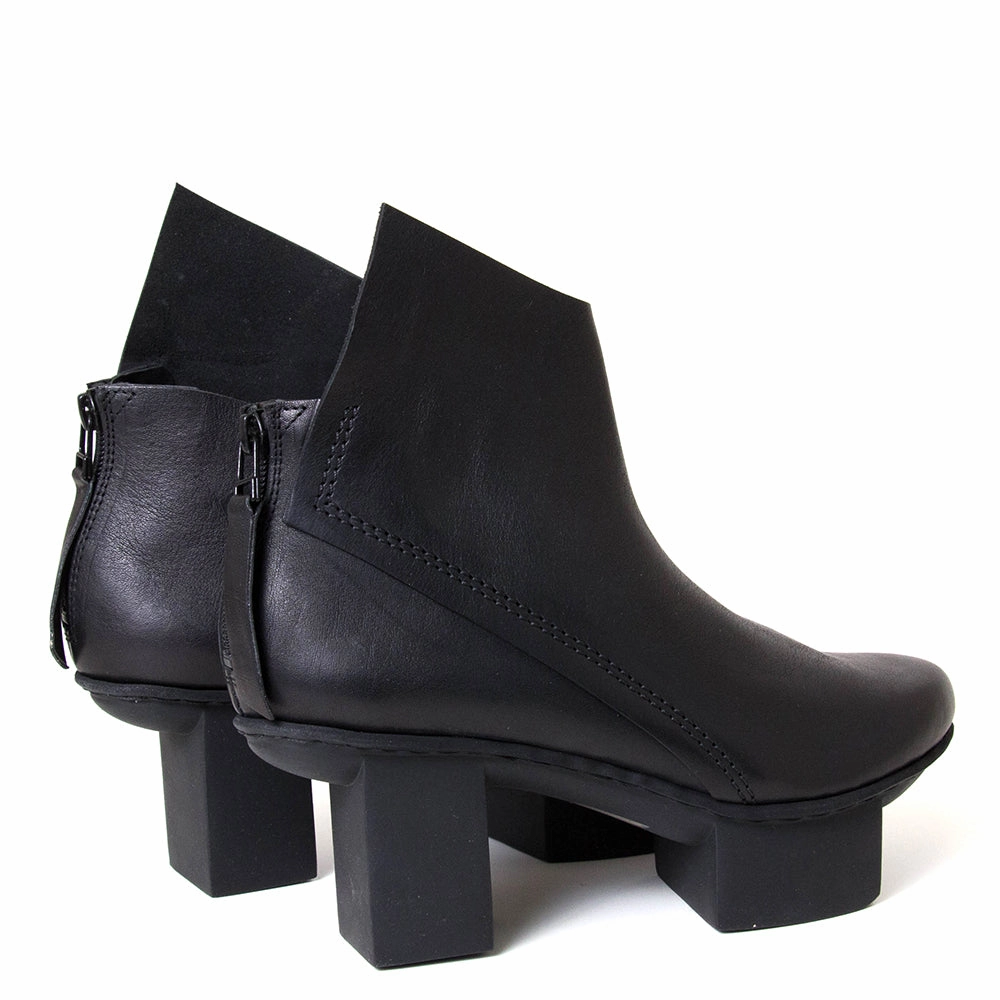 Prospect Women's Platform Leather Ankle Boot