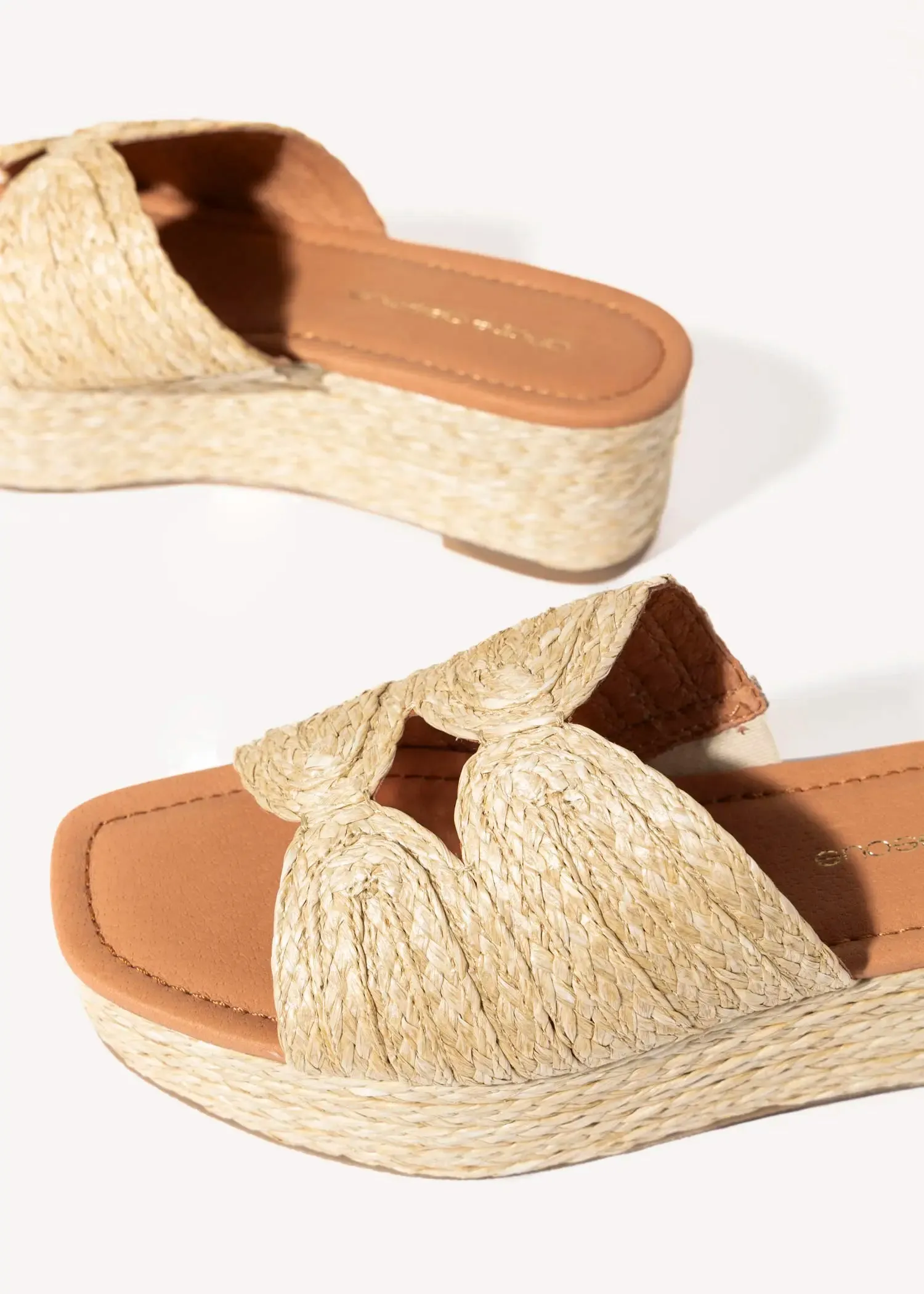Serene Raffia Wedge