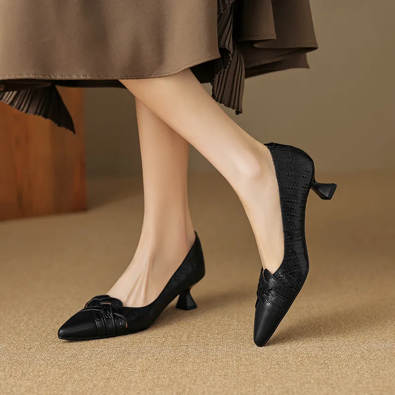 USS Shoes Chiara Women's Kitten Heel Leather Pumps