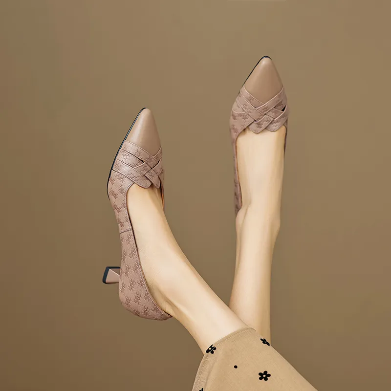 USS Shoes Chiara Women's Kitten Heel Leather Pumps