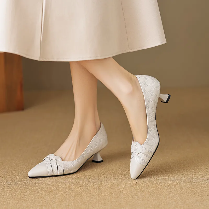 USS Shoes Chiara Women's Kitten Heel Leather Pumps