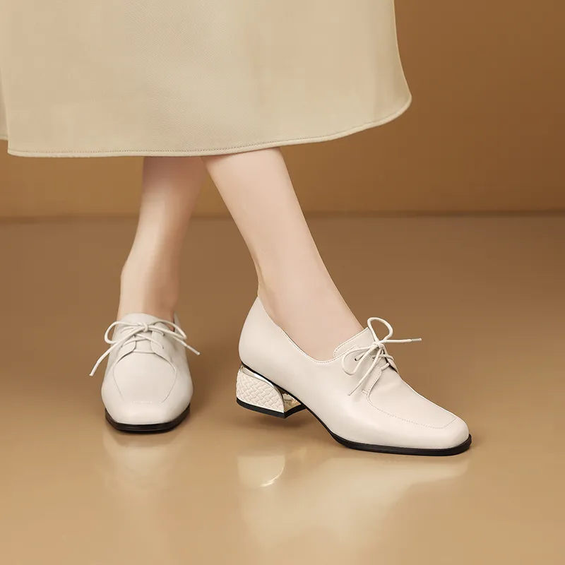 USS Shoes Luigi Women's Leather Cross-Tied Pumps
