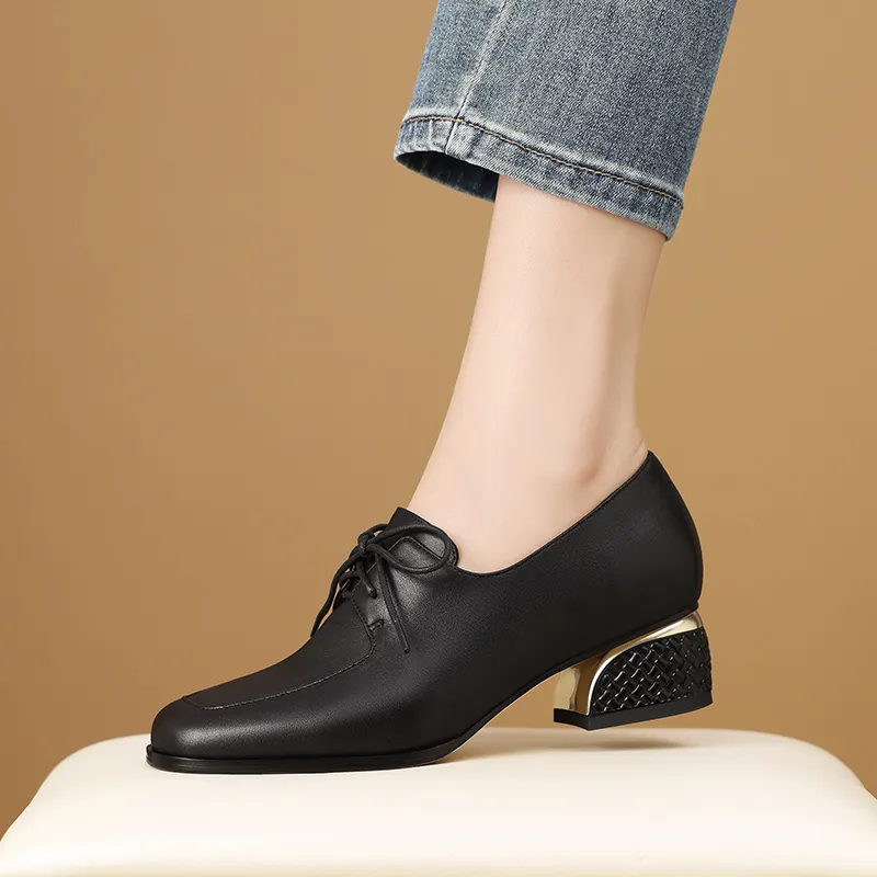 USS Shoes Luigi Women's Leather Cross-Tied Pumps