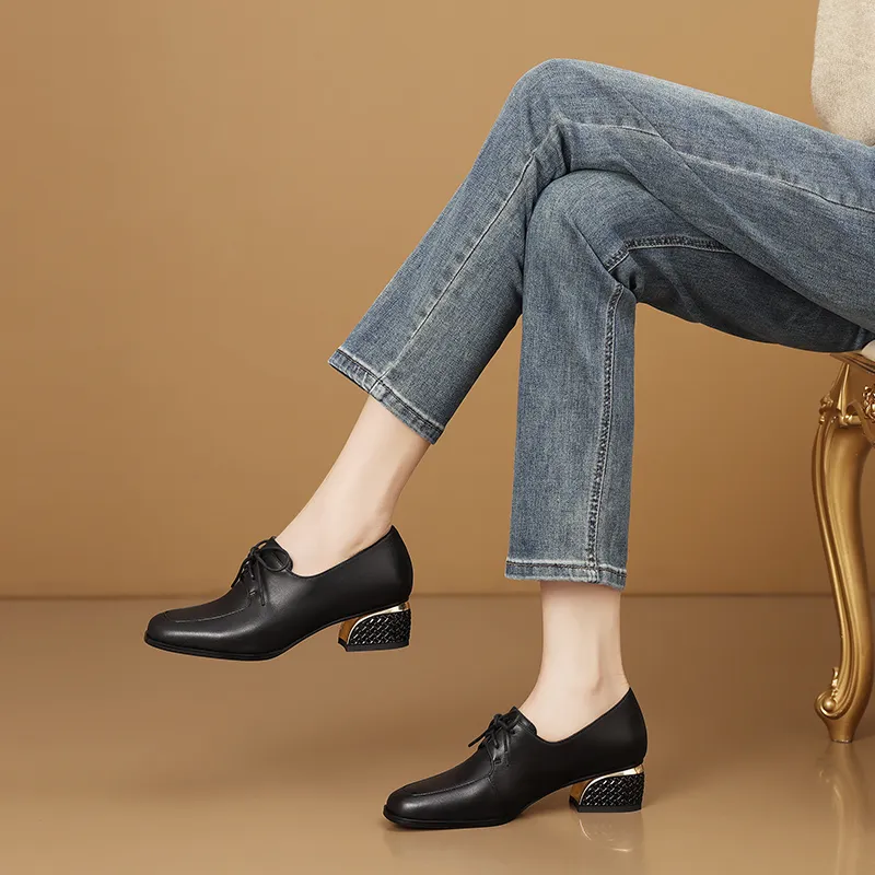 USS Shoes Luigi Women's Leather Cross-Tied Pumps