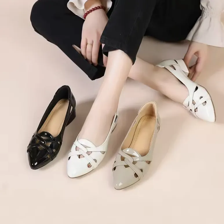 USS Shoes Melani Women's Pointed Toe Medium Heel Pumps