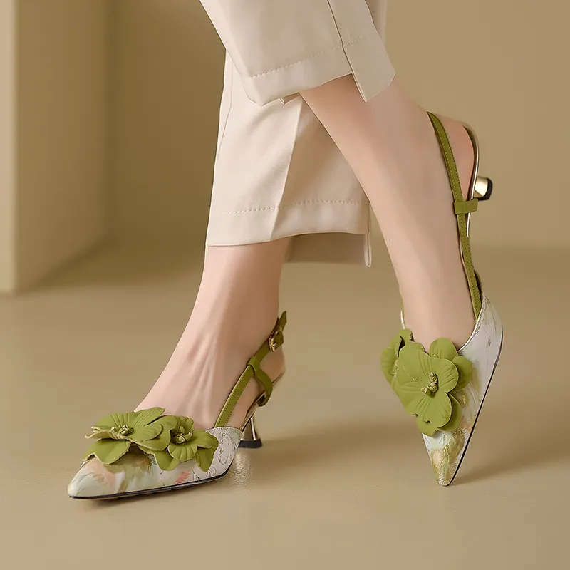 USS Shoes Tatiana Women's Flower Design Leather Sandals