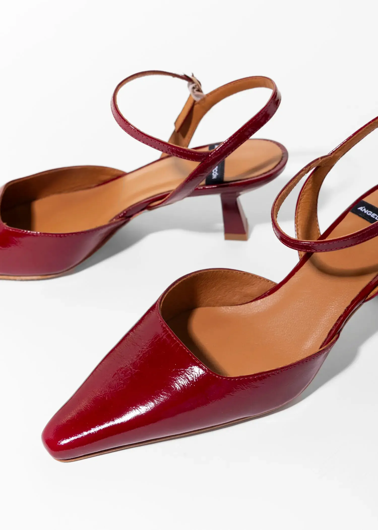 Wilna Kitten Heel