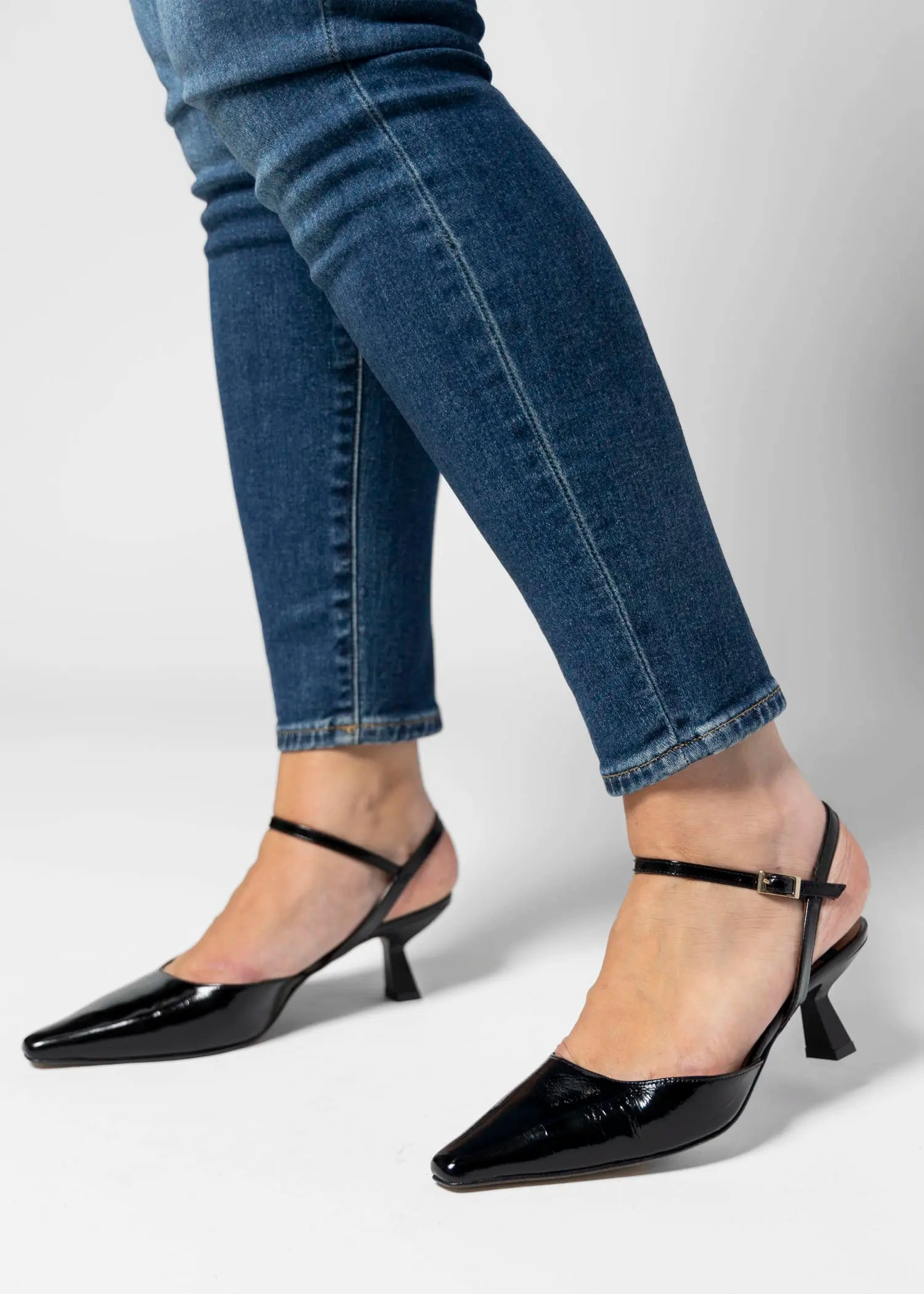 Wilna Kitten Heel