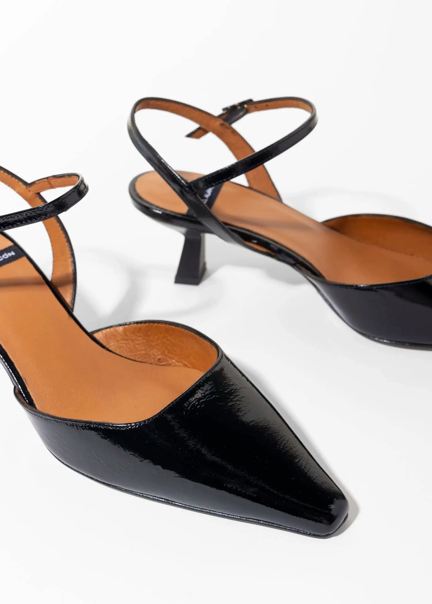 Wilna Kitten Heel