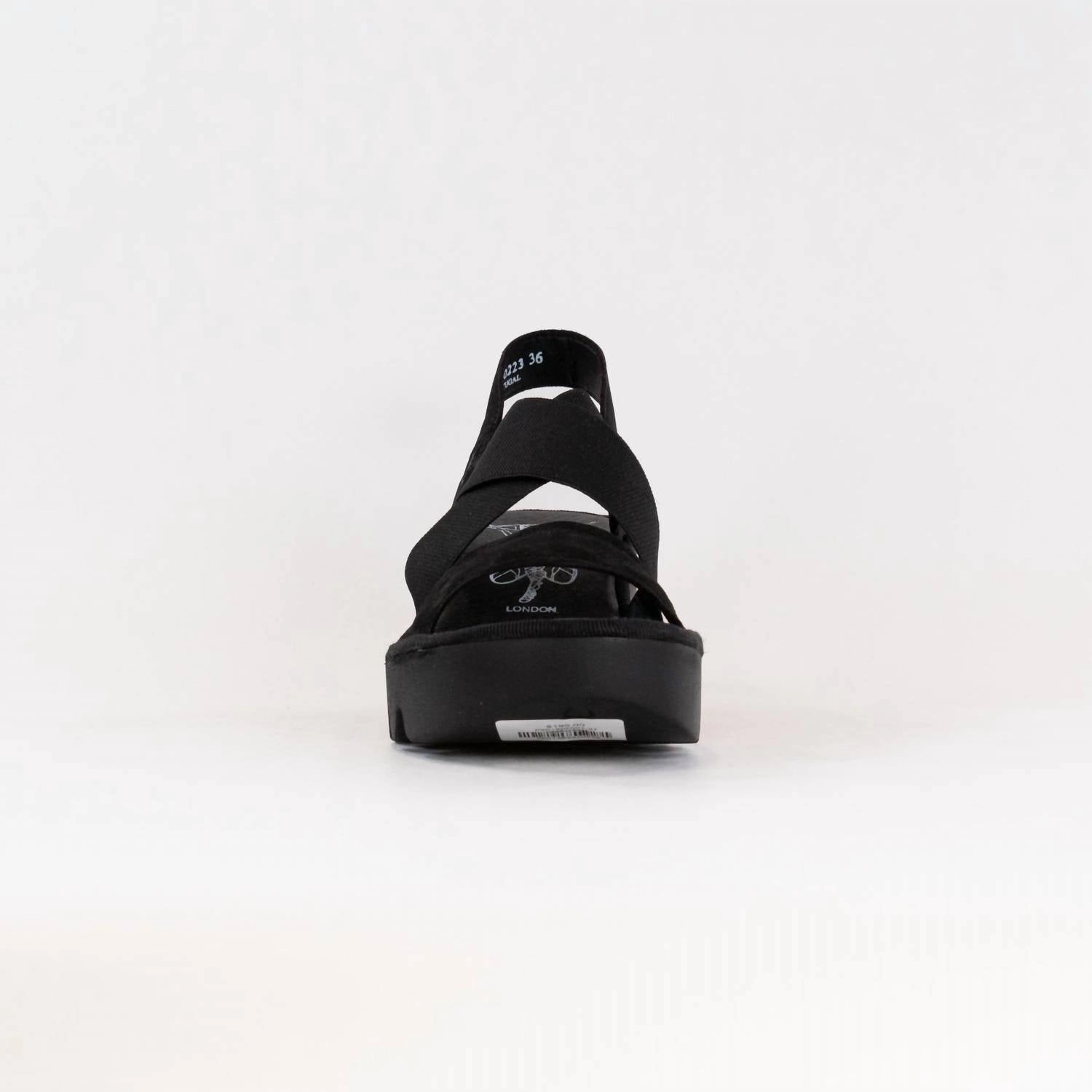 Women's Crossover Sandal In Black