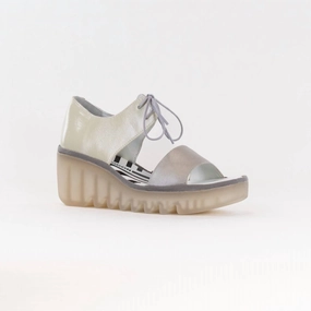 Women's Crossover Sandal In Silver/off White