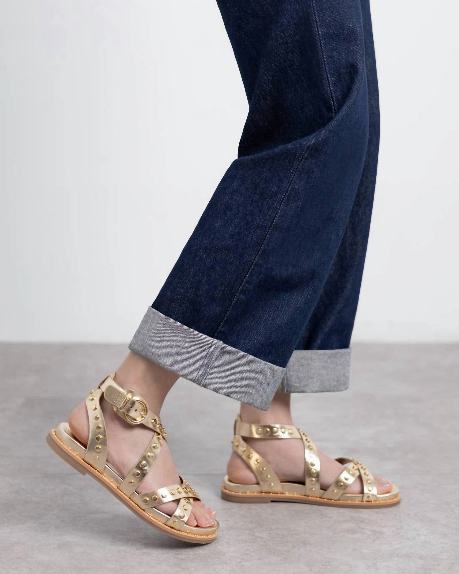 Women's Strapy Flat Sandals In Gold